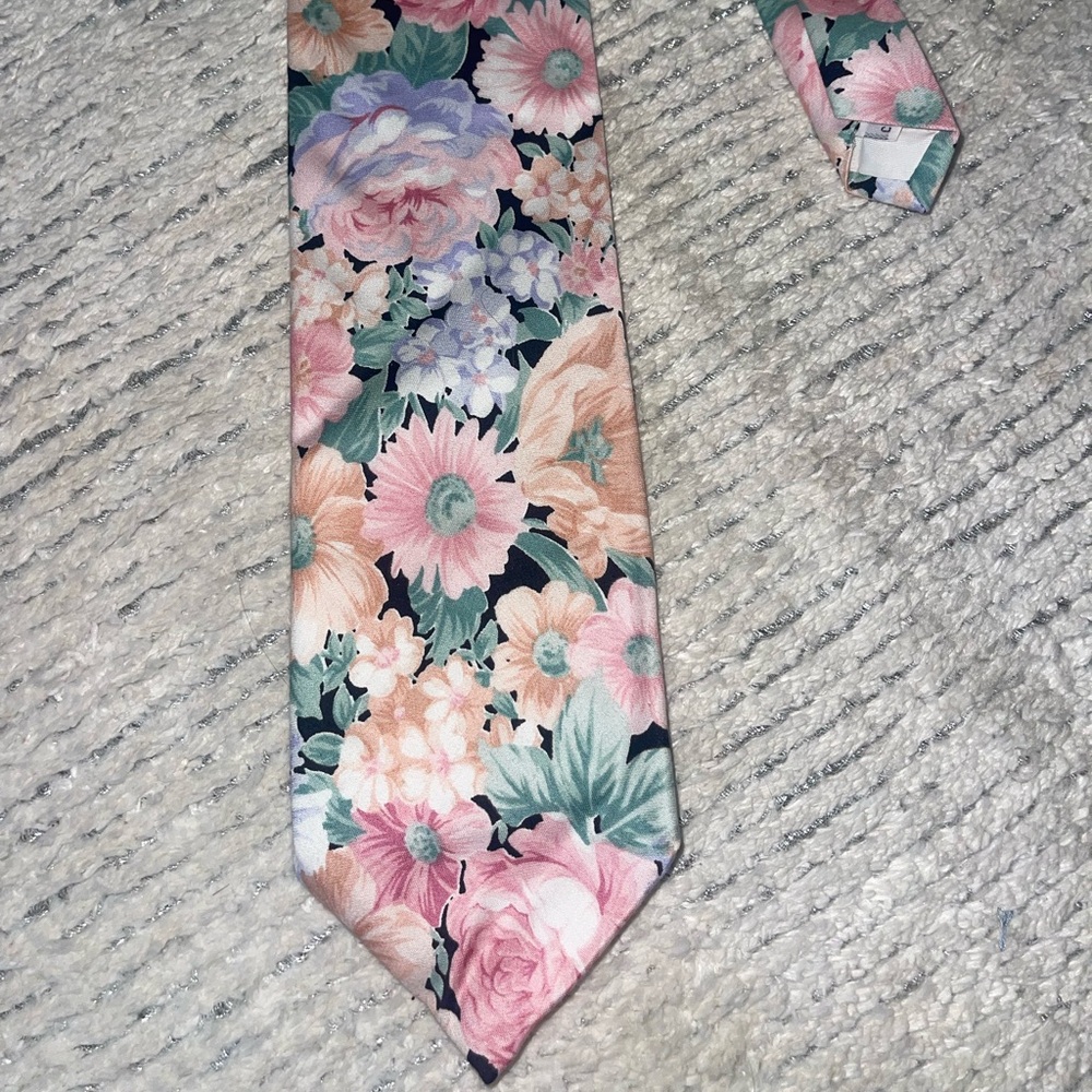 Vintage Churchill Collection floral silk neck tie